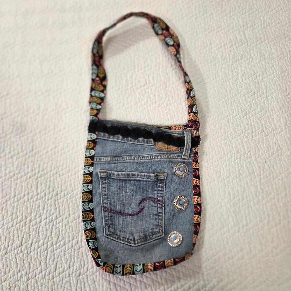 Levi Strauss Upcycled Denim Boho Crossbody Bag Conchos Feather Trim‎ Blue